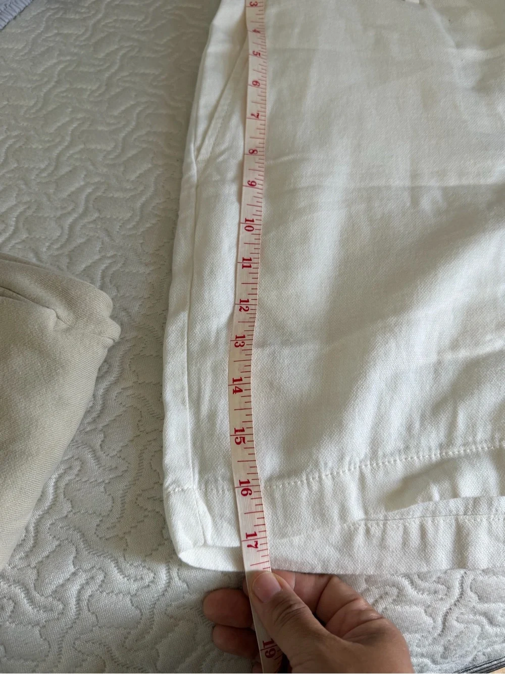 NWT Banana Republic chino coastal Men’s Linen Blend 7” Shorts White Size 35